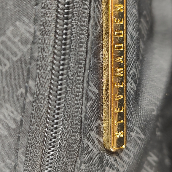 Steve Madden Black and Pink Floral Crossbody Purse with Gold Accents - Picture 7 of 10